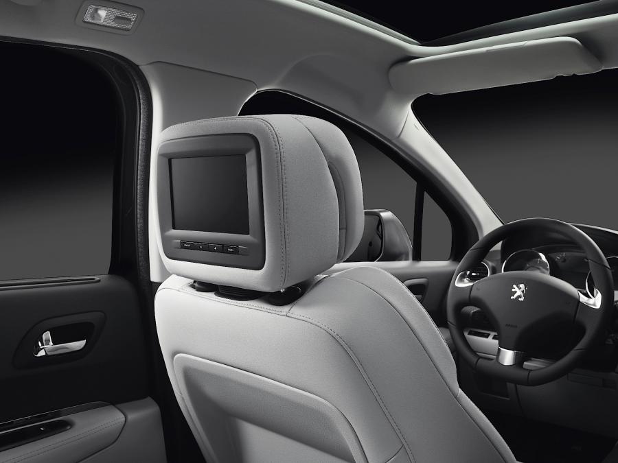  Peugeot 3008 2013 года  (фото 8 из 21)
